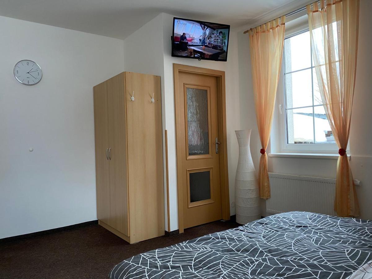 Penzion Pod Kostelem Bublava Exterior foto